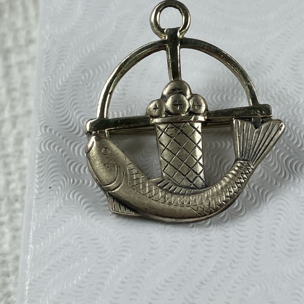 Creed Sterling Silver Fish and Loaves Basket Pendant